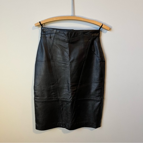 Vintage Paris Sport Club 100% leather skirt size xs - Picture 1 of 10